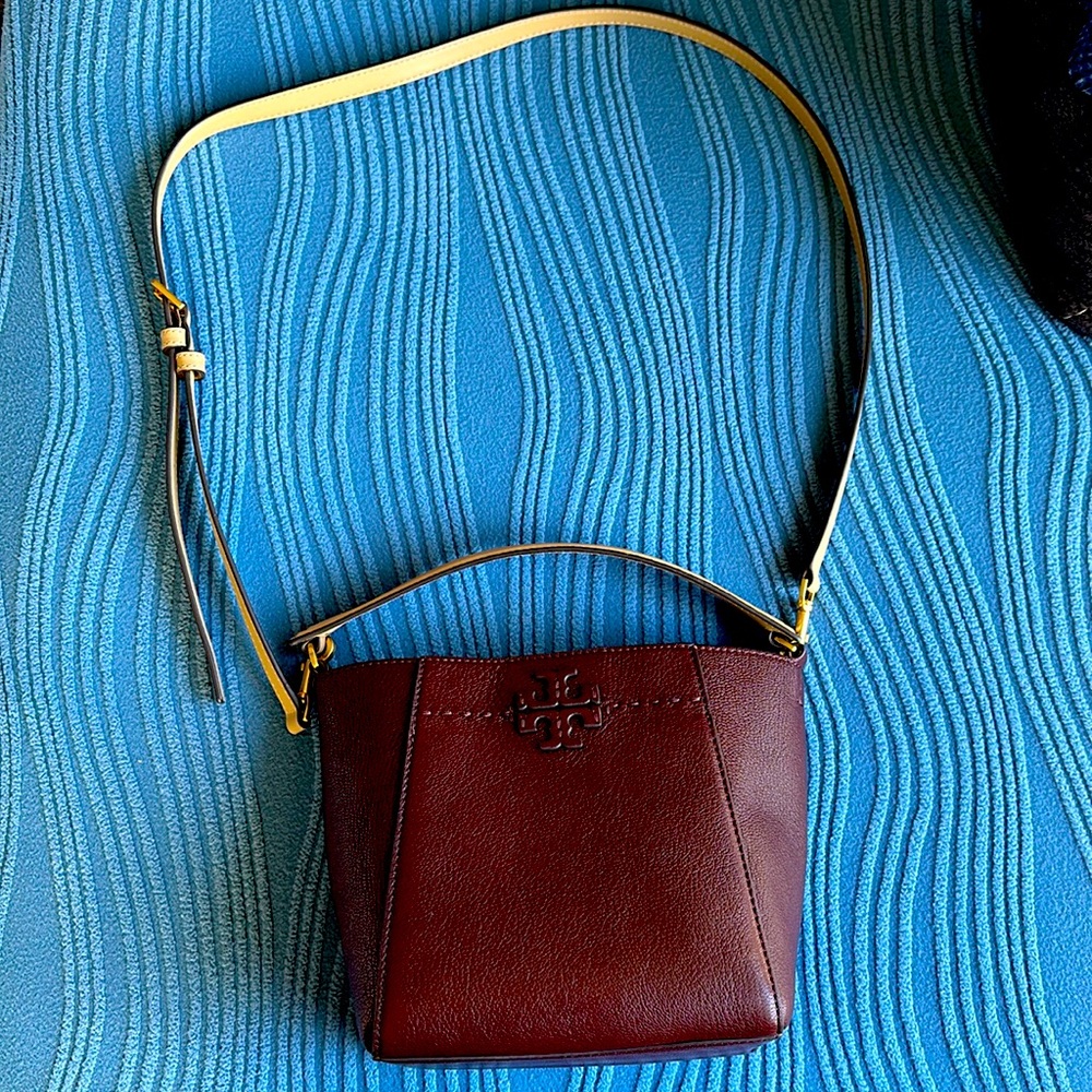 Authentic Tory Burch Mcgraw Textured Small Bucket Bag
